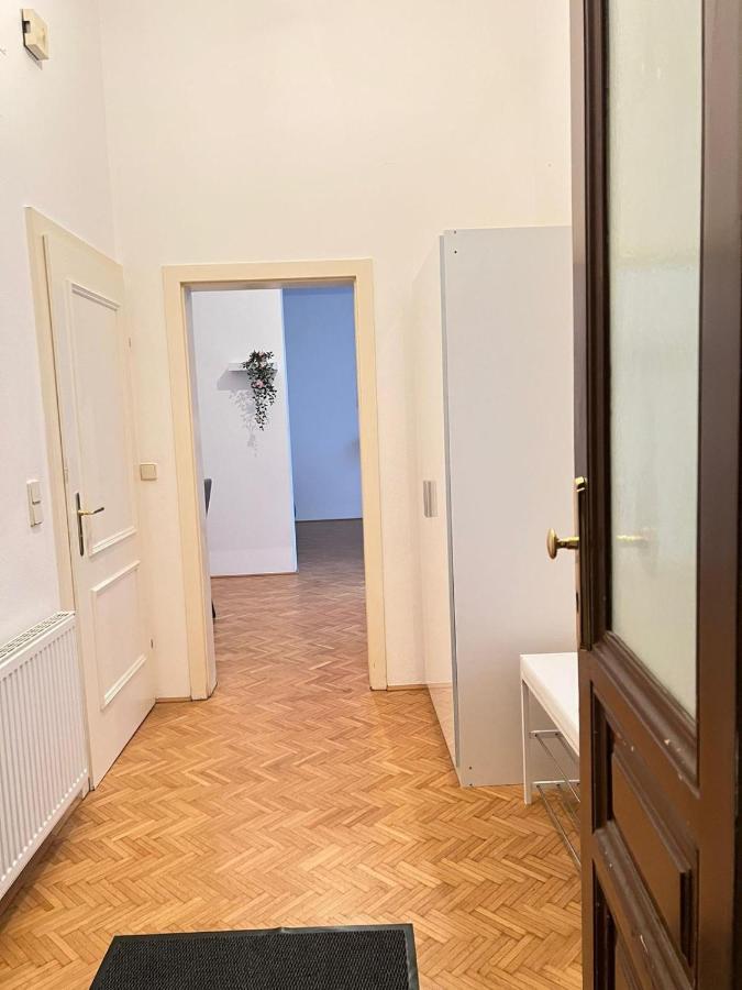Alpa 2 Zimmer Wohnung In Wien Rochusmarkt 외부 사진